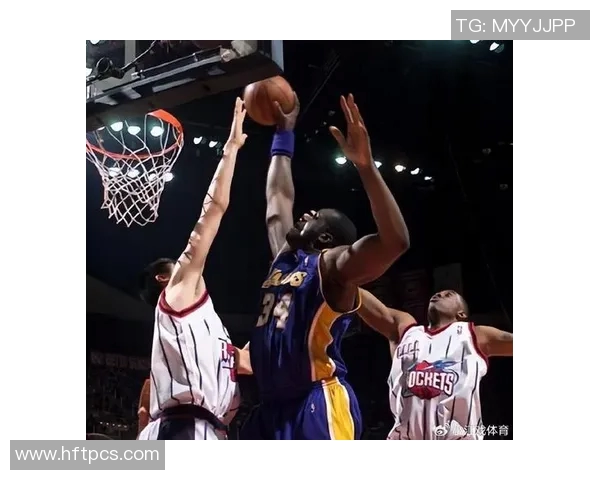 2007年湖人与太阳的激烈对决回顾:篮球历史上的经典时刻与战术较量